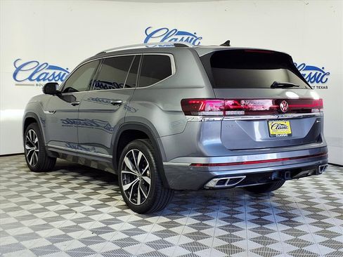 Used 2024 Volkswagen Atlas SEL Premium R-Line image 2