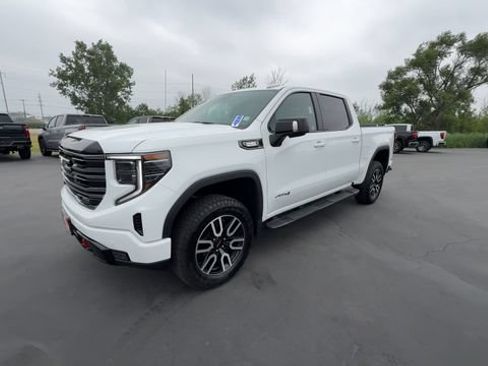 Used 2025 GMC Sierra 1500 AT4 w/ AT4 Premium Package AWD/4WD image 4