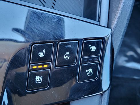 Used 2025 Kia Sportage SX Prestige image 32