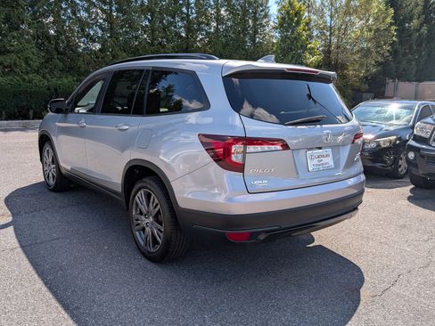 Used 2022 Honda Pilot Sport image 3