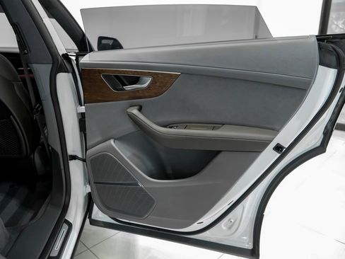 Used 2024 Audi Q8 Prestige image 43