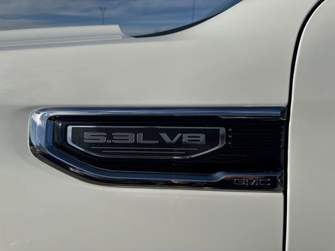 New 2025 GMC Sierra 1500 SLE w/ Preferred Package image 36