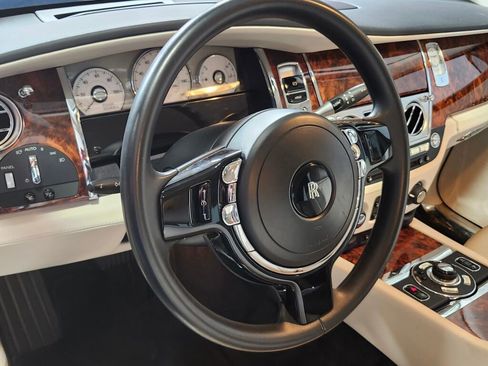 Used 2013 Rolls-Royce Ghost RWD image 24