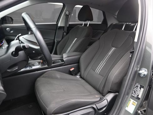 Used 2024 Hyundai Elantra SEL w/ Convenience Package FWD image 19