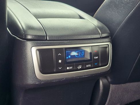 Used 2017 Toyota Highlander XLE AWD/4WD image 17