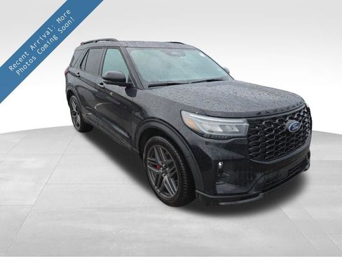 Used 2025 Ford Explorer ST AWD/4WD image 1