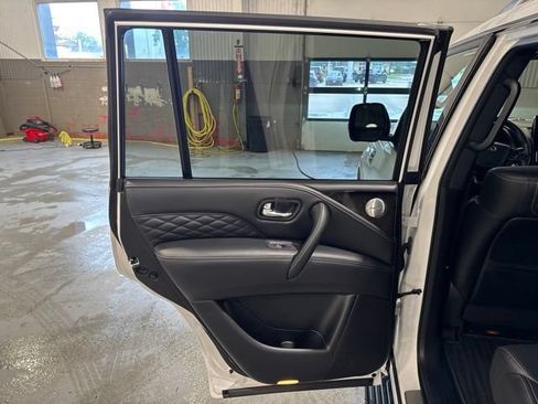Used 2023 INFINITI QX80 Sensory w/ All-Season Package AWD/4WD image 12