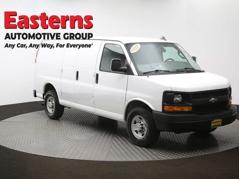 Used 2017 Chevrolet Express 2500 RWD image 49