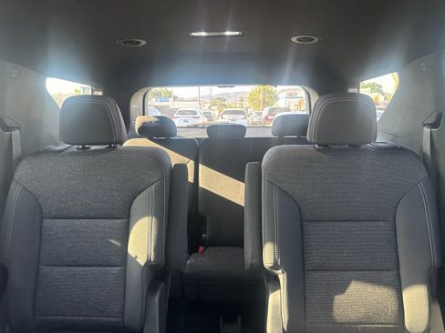 Used 2026 Chevrolet Traverse LT w/ Enhanced Driving Package FWD image 7