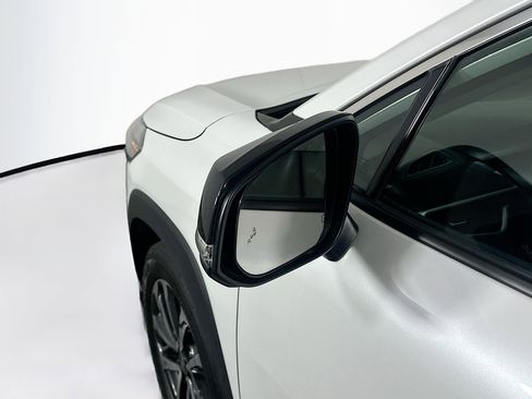 Used 2025 Toyota Corolla Cross XLE image 16