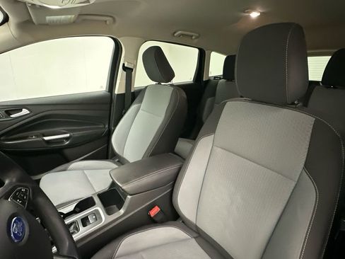 Used 2018 Ford Escape SE w/ SE Sync 3 Package AWD/4WD image 9