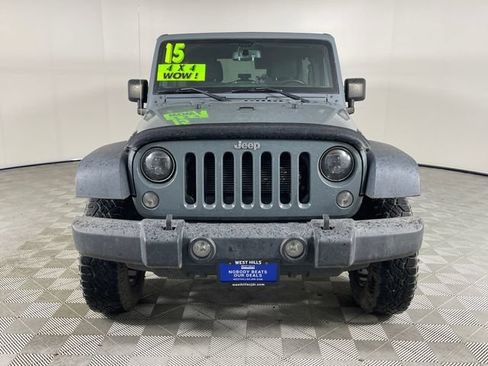 Used 2015 Jeep Wrangler Unlimited Rubicon w/ Connectivity Group AWD/4WD image 19