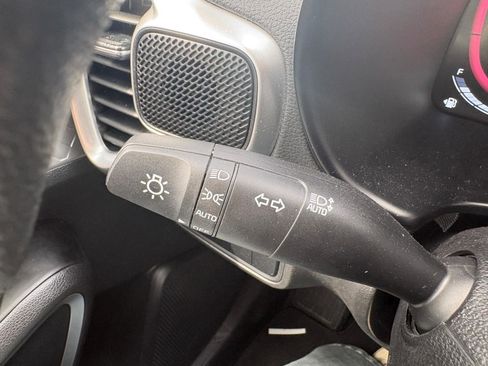 Used 2025 Kia Soul LX FWD image 30