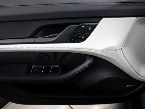 Certified 2023 Porsche Taycan 4S image 18