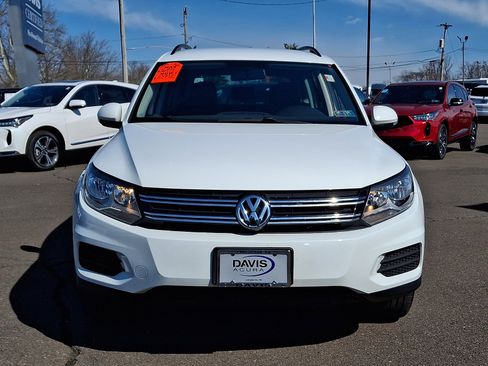 Used 2015 Volkswagen Tiguan SE image 2