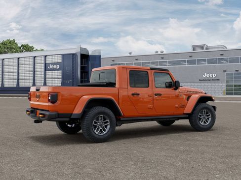 New 2026 Jeep Gladiator Mojave w/ Steel Bumper Group AWD/4WD image 4