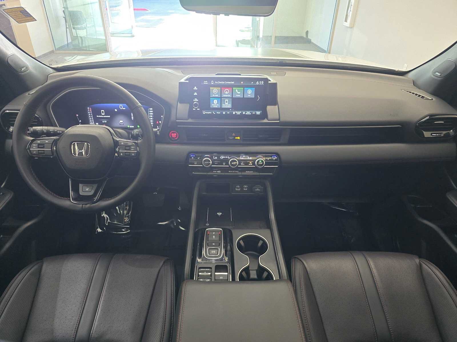 Used 2025 Honda Pilot Black Edition image 10