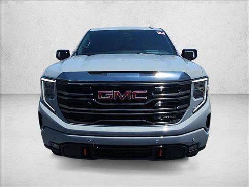 Used 2024 GMC Sierra 1500 AT4 w/ Technology Package AWD/4WD image 3