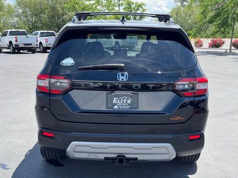 Used 2025 Honda Pilot TrailSport image 6