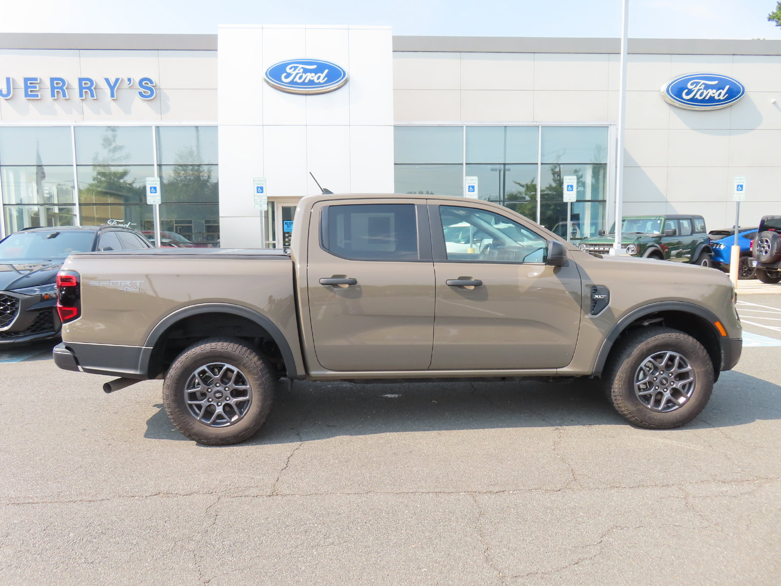 Used 2025 Ford Ranger XLT w/ Trailer Tow Package AWD/4WD image 4