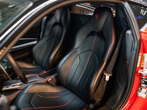 Used 2021 Ferrari F8 Tributo RWD image 6