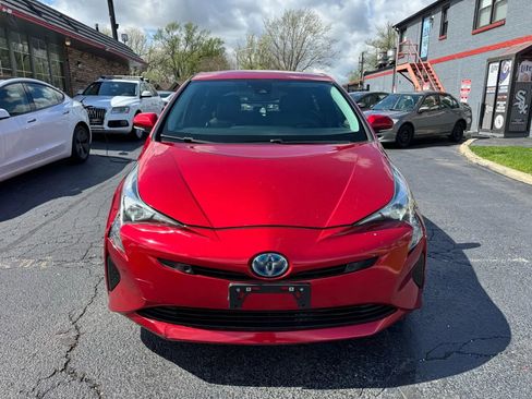 Used 2018 Toyota Prius Four FWD image 2
