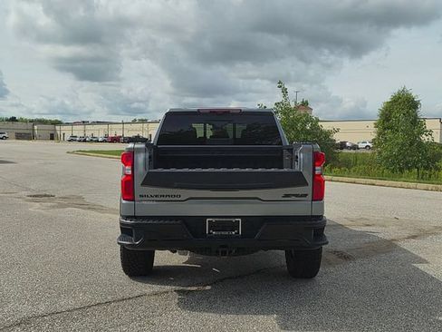 Used 2024 Chevrolet Silverado 1500 ZR2 w/ Technology Package AWD/4WD image 10