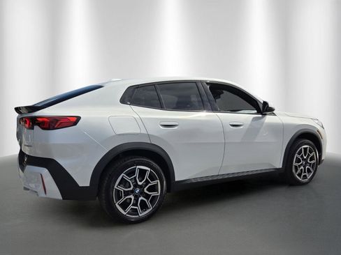 New 2026 BMW X2 xDrive28i w/ Technology Package AWD/4WD image 7