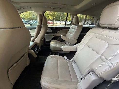 Used 2020 Lincoln Aviator Reserve w/ Equipment Group 201A image 15