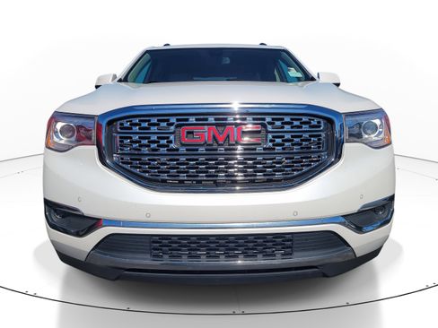 Used 2019 GMC Acadia Denali w/ Technology Package image 2