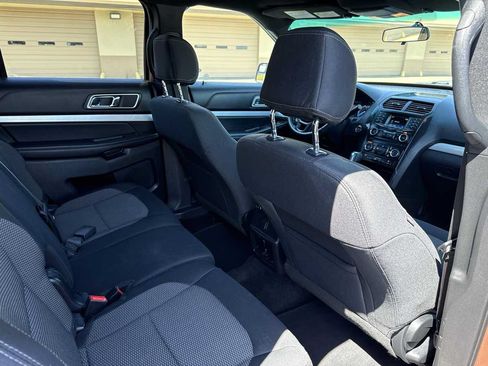 Used 2017 Ford Explorer XLT AWD/4WD image 18