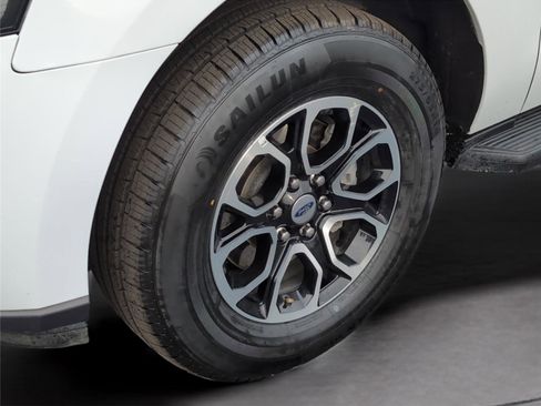 Used 2024 Ford Expedition Max XLT image 11