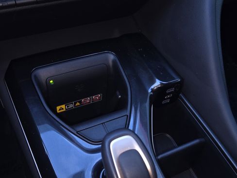 Used 2025 Toyota Crown Signia image 17