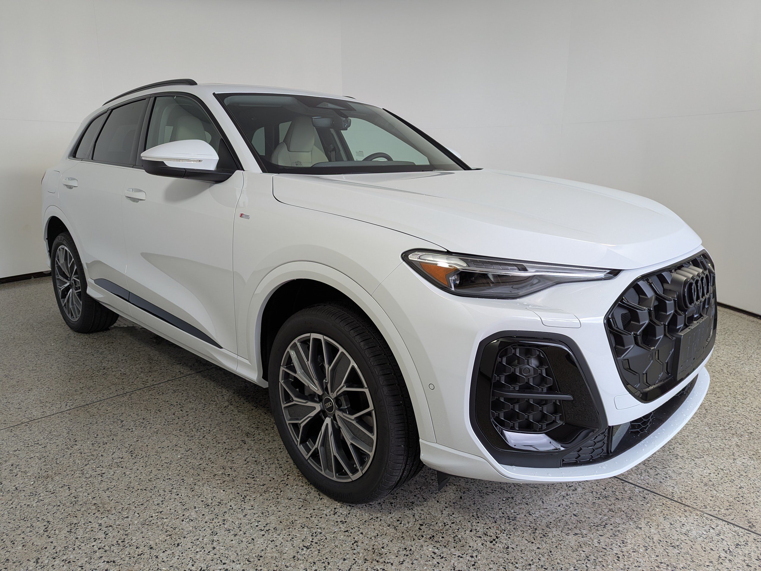 New 2026 Audi Q5 Premium Plus AWD/4WD image 1