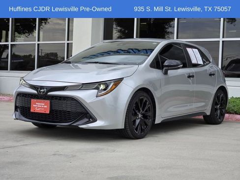 Used 2021 Toyota Corolla SE FWD image 3