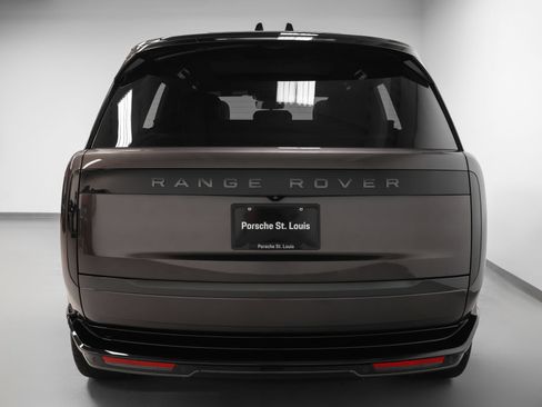 Used 2026 Land Rover Range Rover SE AWD/4WD image 11