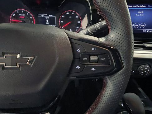 Used 2024 Chevrolet Trax RS FWD image 33