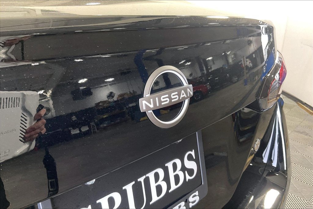 Used 2025 Nissan Versa S w/ Trunk Package FWD image 39