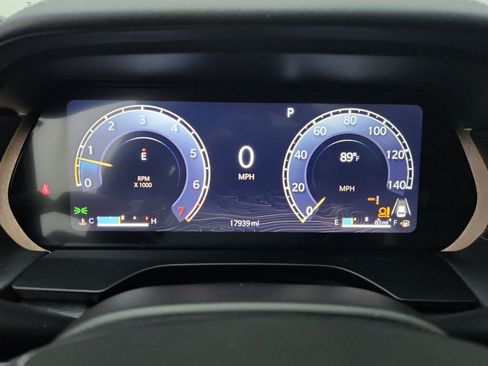 Used 2024 Jeep Grand Cherokee Overland w/ Luxury Tech Group IV AWD/4WD image 33