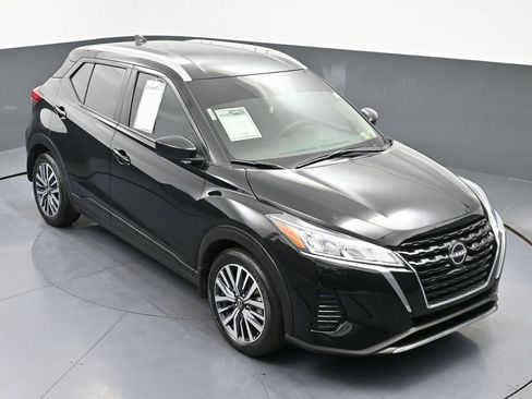 Used 2023 Nissan Kicks SV image 41
