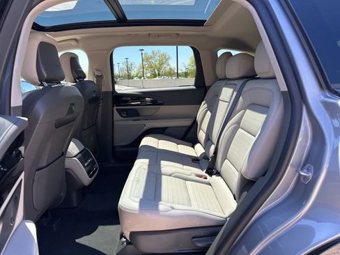 Used 2025 Lincoln Nautilus Reserve w/ Jet Appearance Package AWD/4WD image 12