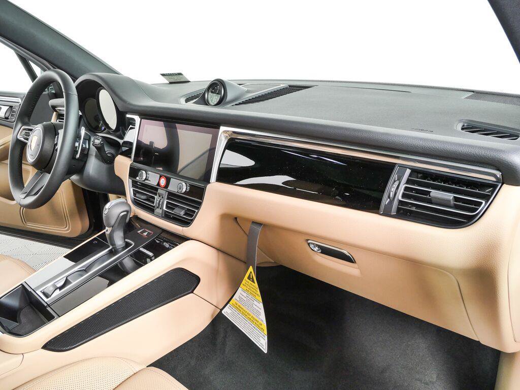 New 2026 Porsche Macan Turbo AWD/4WD image 25