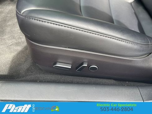 Used 2023 Tesla Model 3 Standard Range image 22