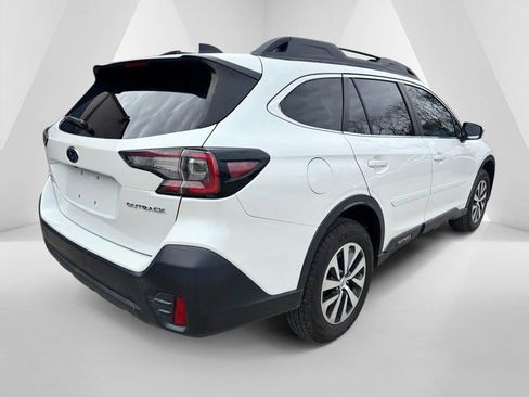 Used 2022 Subaru Outback Premium image 7