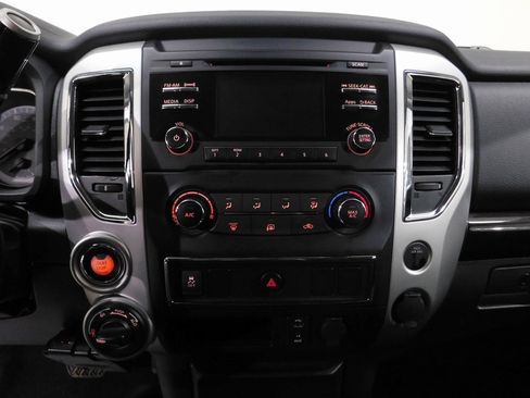 Used 2017 Nissan Titan SV image 49