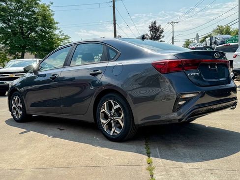 Used 2019 Kia Forte LXS FWD image 5