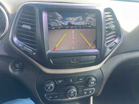 Used 2014 Jeep Cherokee Trailhawk w/ Comfort/Convenience Group image 10