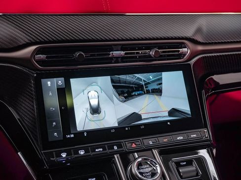 Used 2025 Aston Martin V8 Vantage Coupe RWD image 28