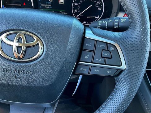 Certified 2024 Toyota Sienna Limited image 18