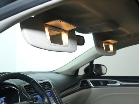 Used 2020 Ford Fusion SEL image 19